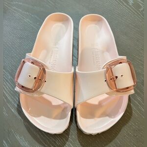 Woman’s Light Pink Birkenstocks Size 6